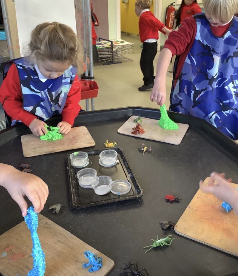 5 speckled frogs 🐸 is todays rhyme for #WorldNurseryRhymeWeek - We have had lots of fun being frogs on logs and playing in ‘frogspawn’ slime in our EYFS classes today! #Languageiskey
