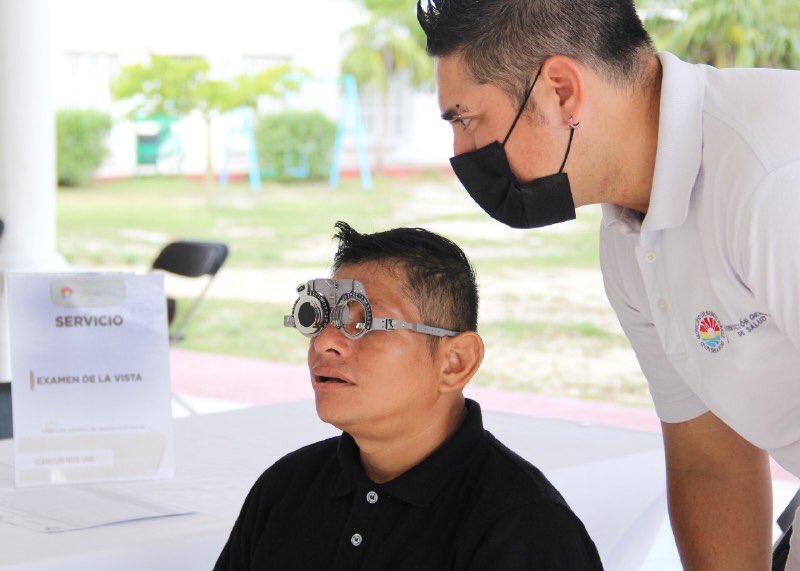 AytoCancun's tweet photo. Brigada Médica Gratuita en la #SM228. 🧑⚕️👩⚕️
Fomentamos la prevención en el cuidado de la salud y la atención de las y los #cancunenses, por ello, 1/2 https://t.co/L5eATBoXmv