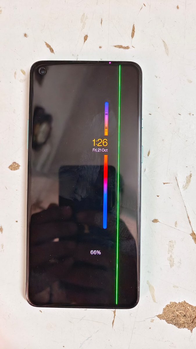 IpoEnnaSolrathu's tweet image. Display green line after #OnePlus new update . Careful guys ⚠️