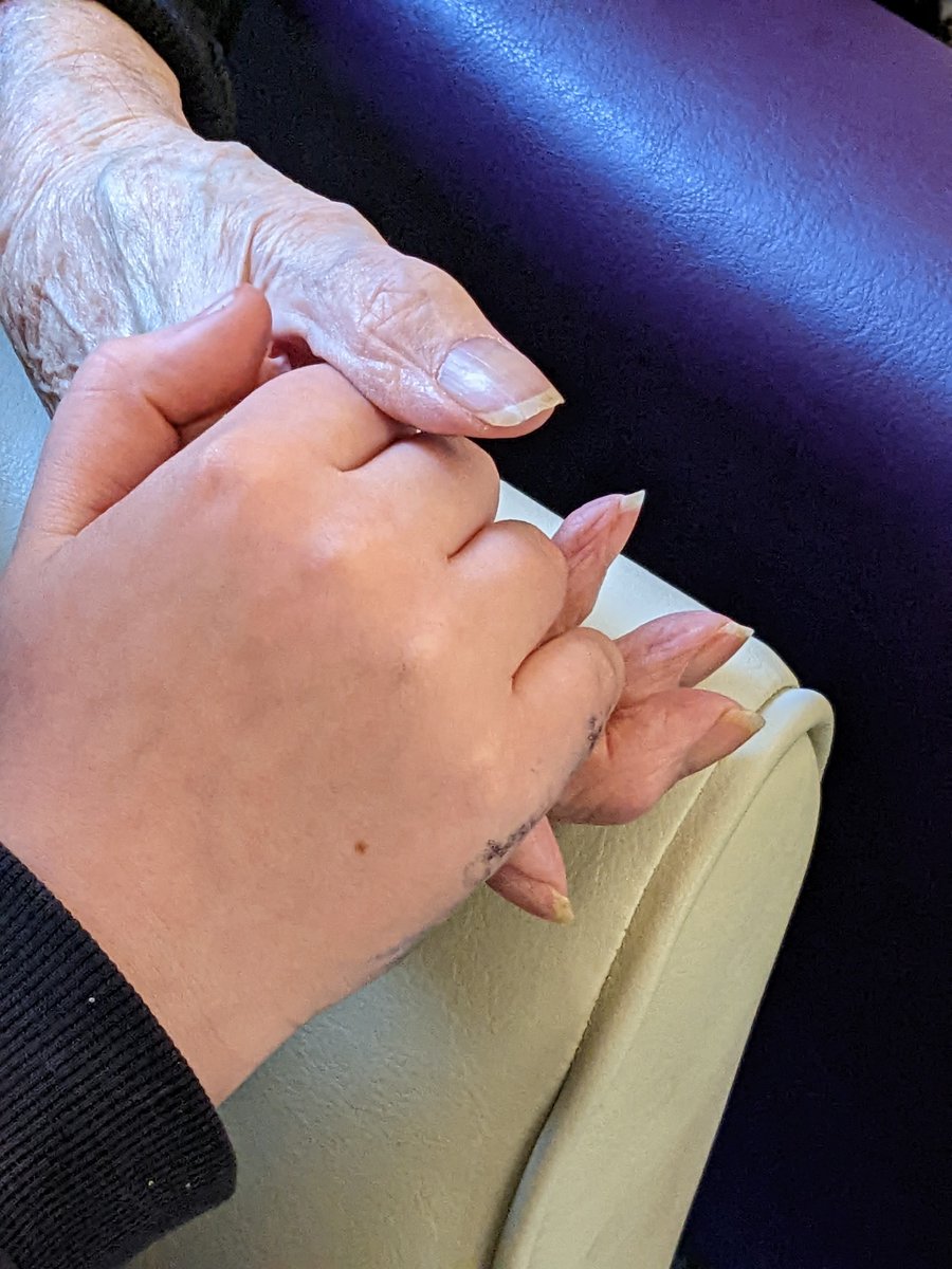 ChetwyndSpencer's tweet photo. Otters class have been busy in our #community recently sharing their love of reading, by visiting a local nursery and our neighbours at the care home. Wonderful to see new friendships made by sharing the joy of a good book! 📚 ❤ #appreciation #friendship #sensitivity  #BeKind https://t.co/GVUYqqF84d