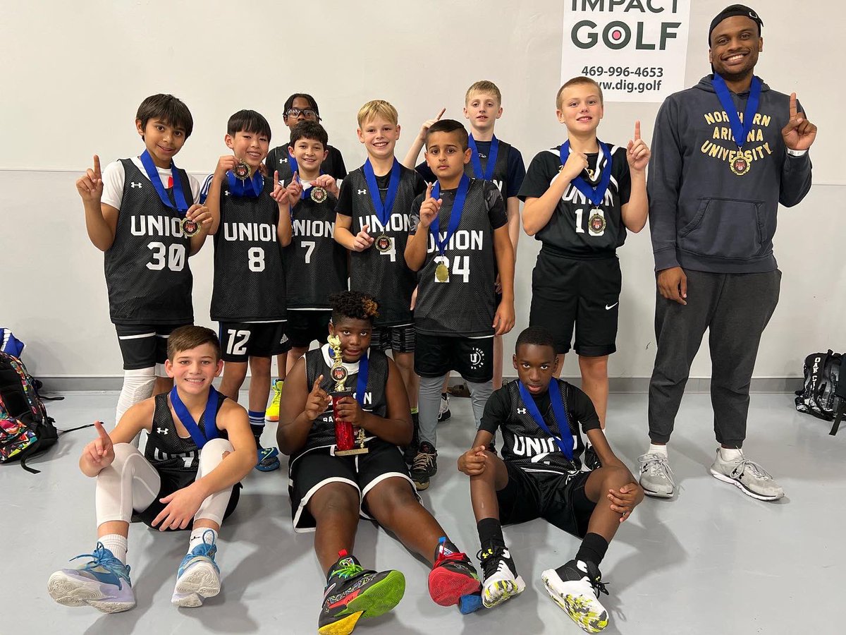 UnionNXTPro's tweet photo. Our UA Union 2029 team won took 1st in their tournament this weekend! Congrats champs!! ππππ #union #valorbasketball #champs https://t.co/ysOCSKe9b7