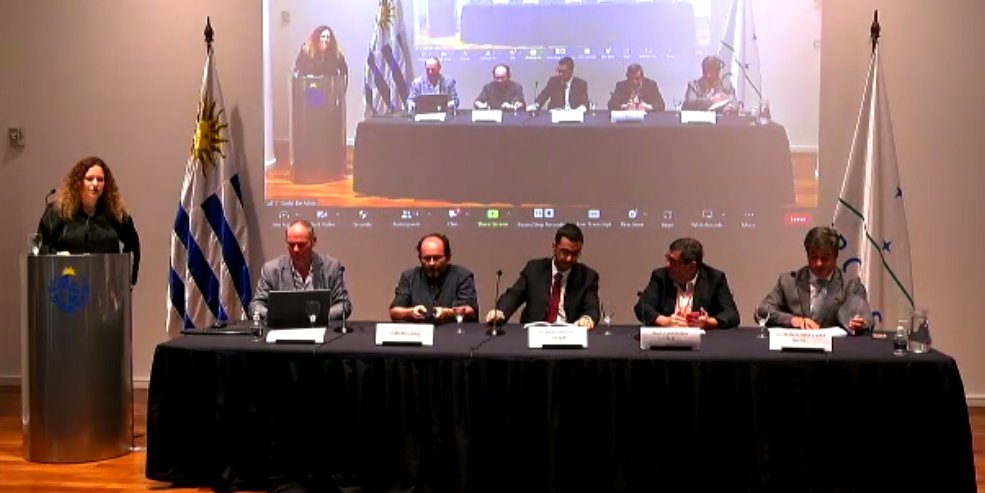 IgfUruguay's tweet photo. Introducción: Laura Margolis - ISOC Uruguay
Moderador: Ernesto Majó - LACNIC 
Panelistas:
Gustavo Gómez - Observacom
Nicolás Antunez - UDELAR
Raul Echeberria - ALAI
Guzmán Acosta - DINATEL https://t.co/Z8nHu62CJw