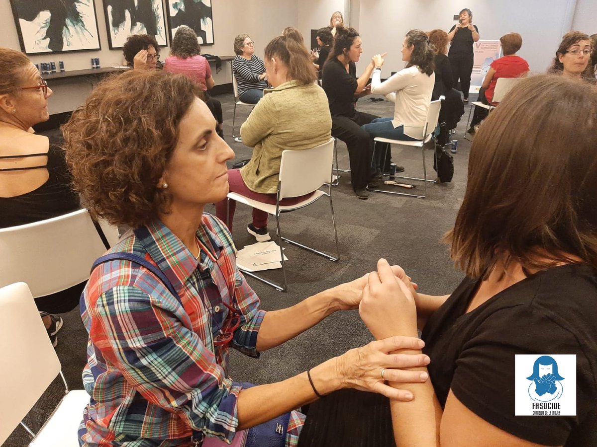mujerfasocide's tweet photo. Taller de gestión emocional mujer y empoderamiento impartido por la psicóloga Susana Moreno. La mujeres participantes  aprendieron a fortalecer su autoestima a través de la expresión de sus emociones, todas estuvieron muy participativas durante el taller. https://t.co/EwQI27lheG