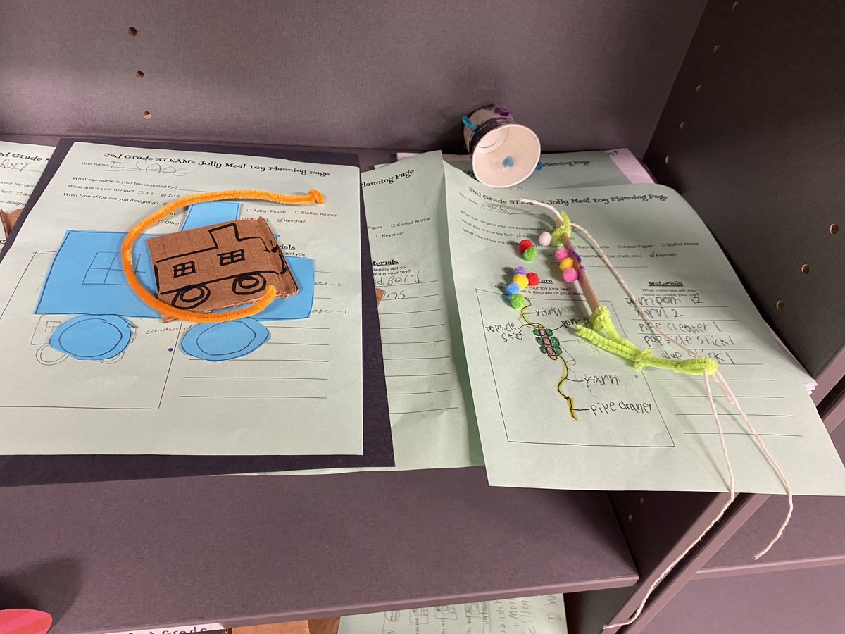 FochtMrs's tweet photo. #2ndGrade is making the cutie at Jolly Meal toys EVER!!! #unbeSTEAMable ⁦@PISDHallElem⁩ ⁦@missparrent⁩ https://t.co/vArm3dY5kA