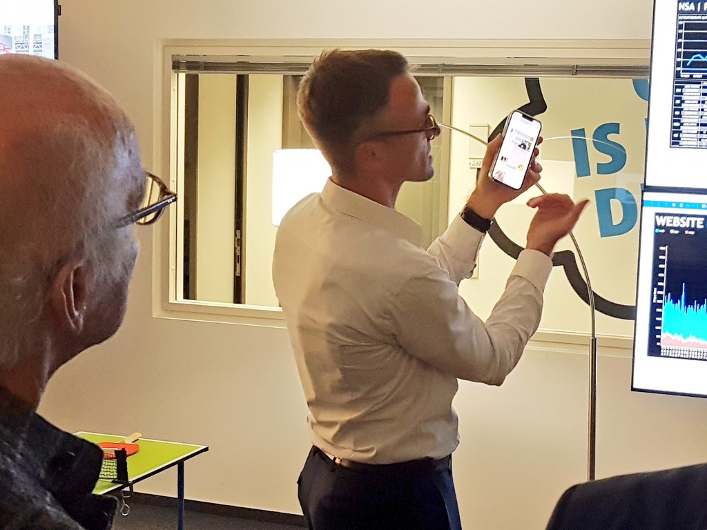 EXVerein's tweet photo. Auch das Medium #App ist für #LensingMedia eine Baustelle ... #EXeV #Journalistik #Dortmund https://t.co/oEOuE64tvh