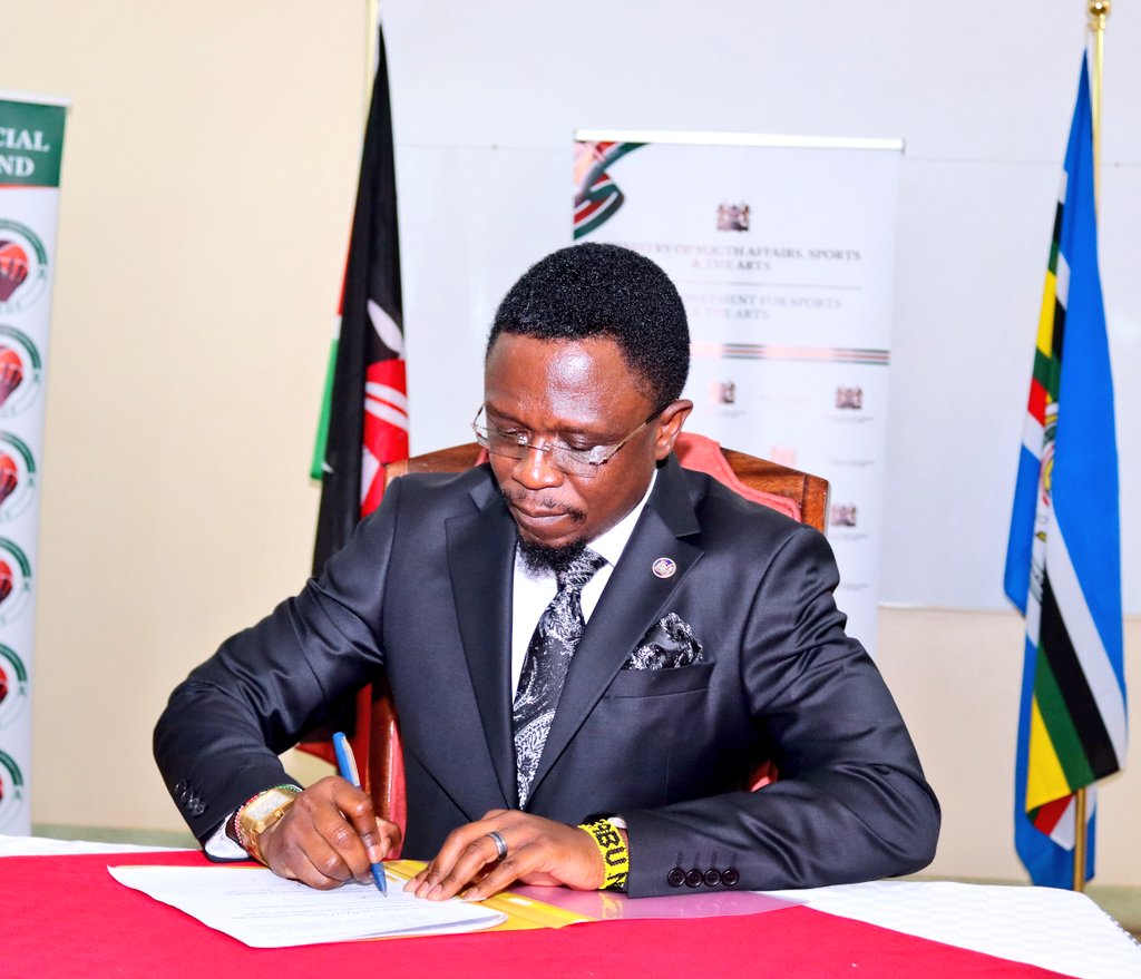 moyasa_ke's tweet photo. CS @AbabuNamwamba in the resolution reiterated the ministry's commitment to engage all federations vigorously in the fight against #DOPING.

#AbabuNaKazi https://t.co/B2WpmzmQC2
