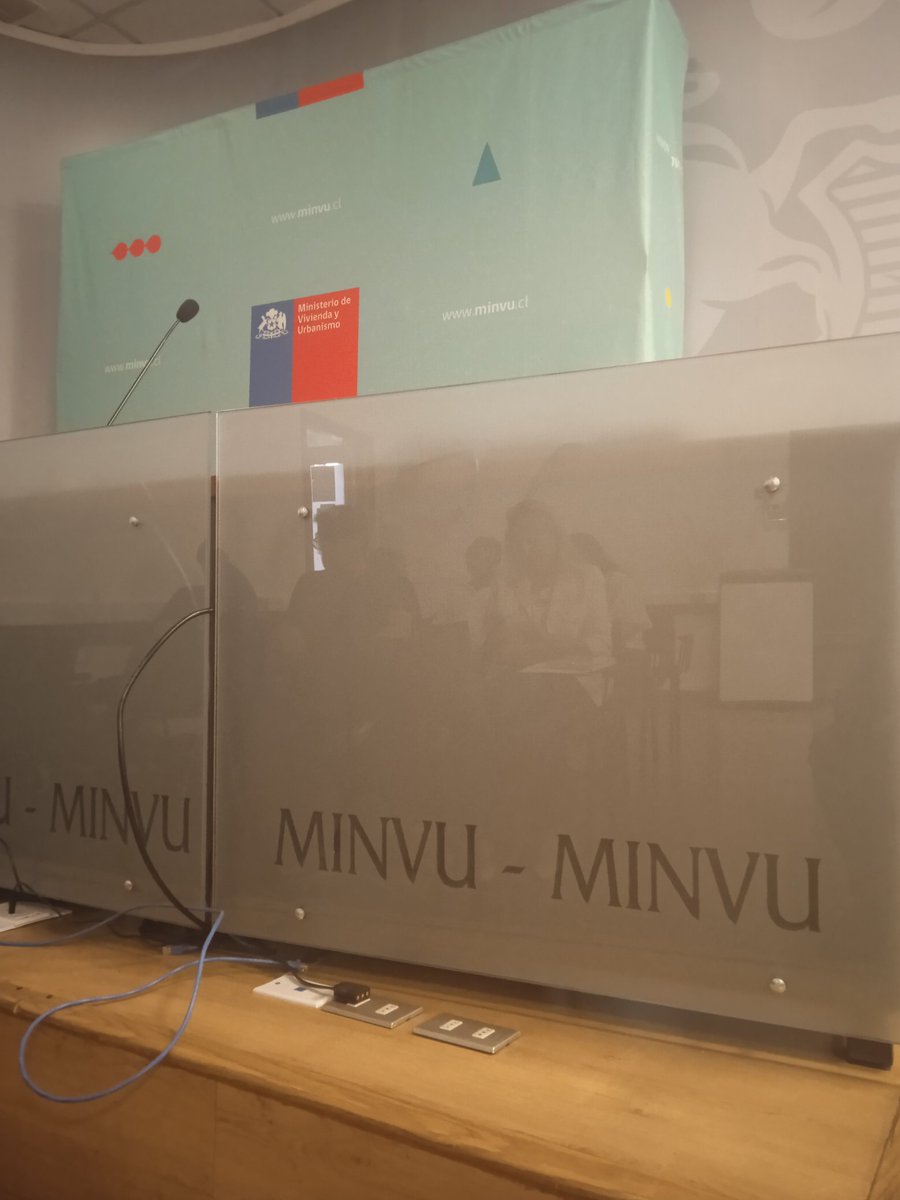 ANAEGIS1's tweet photo. En jornada de planificación con @Minvu, primera vez que se nos cita y escucha a los actores pyme del gremio de la construcción del pais!!, Bien ahí... https://t.co/eJpxceZO1K