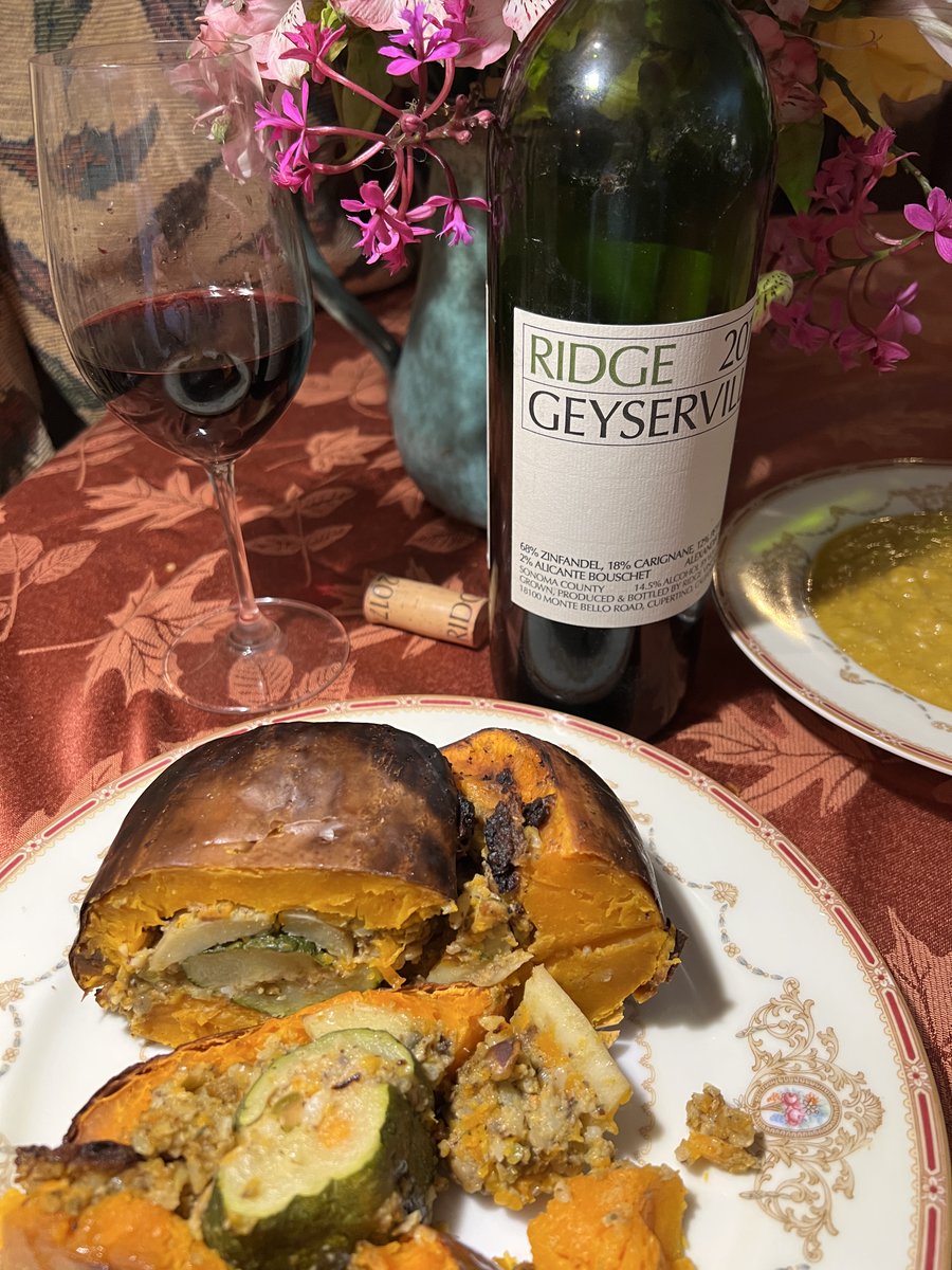 ArtPredator's tweet photo. What's your favorite #wine for #Thanksgiving? We love #Zinfandel with #ham #turkey #roast and #vegducken too! Organic Zins include @RidgeVineyards Geyserville field blend, #ClosDesAmis older vines + carbonic maceration, @sevenoxen.  Happy #ZinfandelDay! https://t.co/5ZHd1RTmfN https://t.co/RLHPkQkYdi