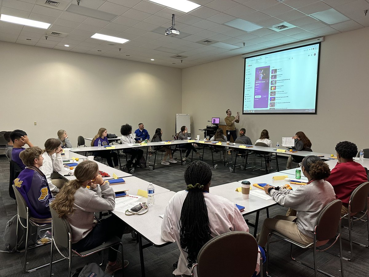 Ken_Oertling's tweet photo. Excellent Student Advisory meeting this morning. They provided feedback on our child nutrition program as well as shows for the @LafonArtsCenter. Their feedback leads to our continuous improvement. #ExpectExcellence💯 #StakeholderFeedback #ContinuosImprovement https://t.co/a4t5mVAXuA