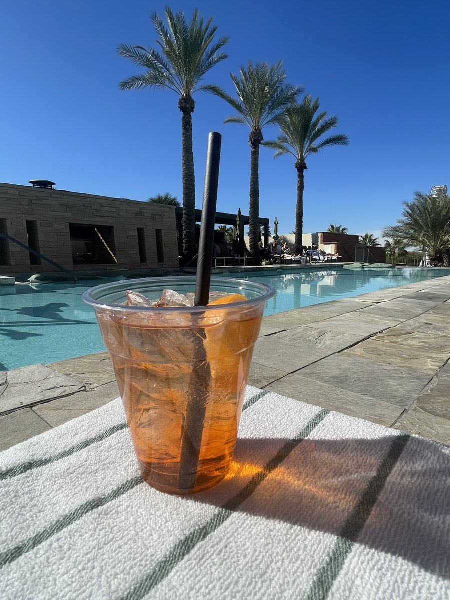 samply_w's tweet photo. Week in the life of me: forced to climb small mountain rock (wen @Stepnofficial back???), drink at pool, drink at spa pool, receive $SOLAMI from @LaunchLabs_sol #launchlabspayday #solana TQM solana 🙏🏼💗🙏🏼💗 u my bae #solidweek https://t.co/G6fh38967e