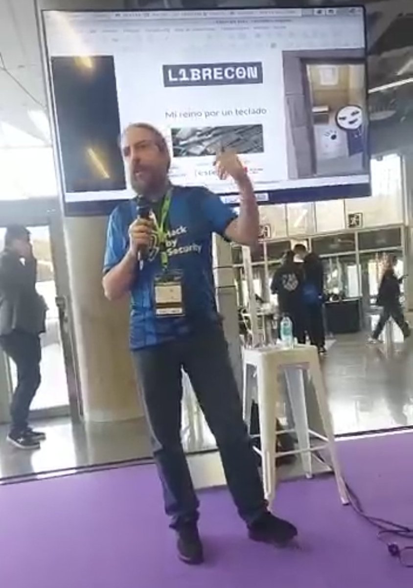 Gwalrock's tweet image. Pues finaliza la @librecon 2022, muchas gracias por invitar a @HackbySecurity y a mi como #speaker.
Un placer, como siempre, coincidir con amigos y compañeros de los cuales siempre aprendo algo. 

En la próxima más 🤟. 

#alwayslearning #LibreCon2022
