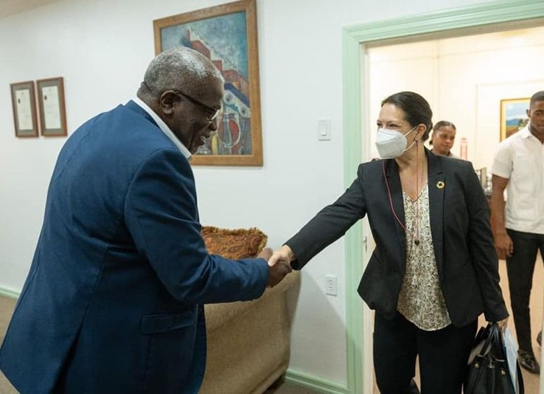 salhaj's tweet photo. @StephanieZiebe1 @UNDP @UNDPGuyana @PNUDLAC Amazing efforts 👌 
🙏DRep @StephanieZiebe1 "
@UNDP’s commitment 🇬🇾 in:
✍️#digitaltransformtion 
✍️ICT connectivity to #Indigenous Peoples"
🙏PM🇬🇾  #MarkPhillips
@GiliianSmith @CanAmbGuyana @OTPGY @UNGuyana @UNICEFGUYSUR @IndiainGuyana @rcavada @ASteiner @aagym @DalaiLama @AOC https://t.co/Q3WUsOvlT7