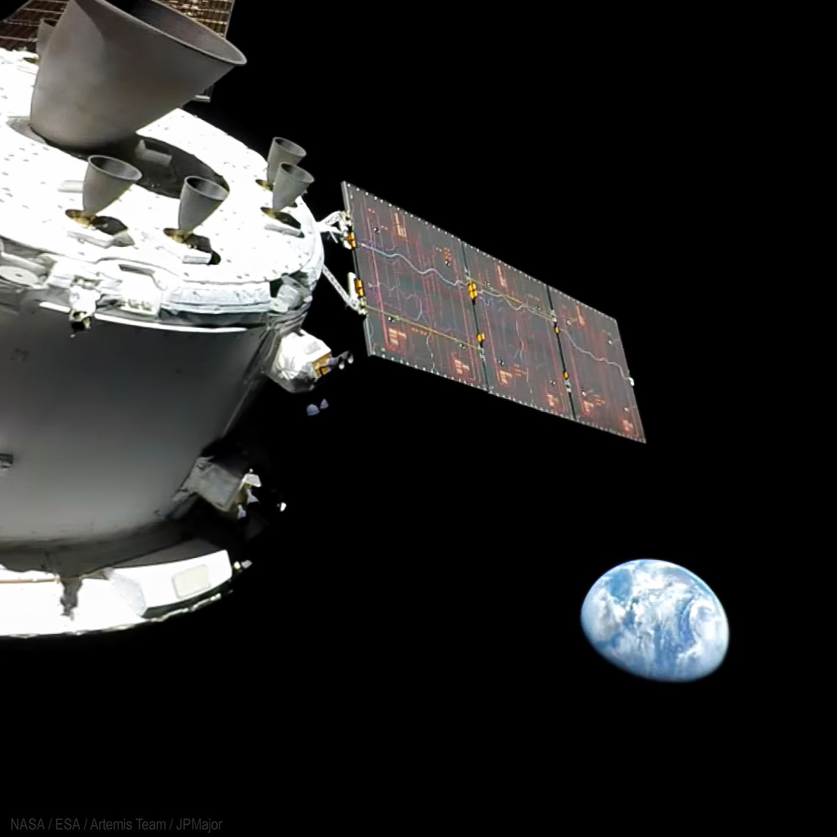JPMajor's tweet photo. A view of Earth🌎 taken on November 16, 2022 from @NASA's Orion spacecraft while about 57,000 miles/92,000 km away on its way to the Moon. North on Earth is to the left here. (Edited screenshot from NASA TV live coverage) #Artemis1 https://t.co/YoCizJvARa