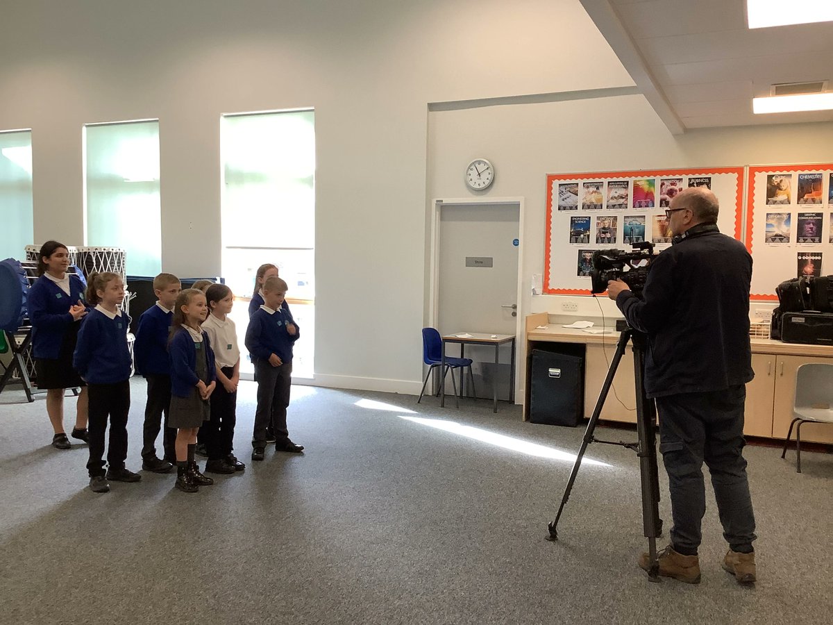 Don't forget to look <a href="/BBCSpotlight/">BBC South West</a> this evening - <a href="/whitleighpri/">Whitleigh Primary</a> are campaigning for access to an NHS dentist! Well done to our Rights Rangers!