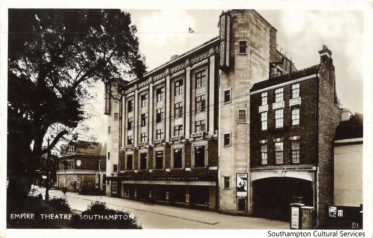 SotonStories's tweet photo. Undated postcard from our archive collection showing the #EmpireTheatre which became the #Gaumont by 1950, then the #MayflowerTheatre in 1987. At the time of opening in 1928 it was the biggest theatre on the south coast #ArchiveSecrets #Southampton #1900s @mayflower https://t.co/LhFE6EidSk