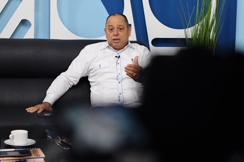 FopppredomTv's tweet photo. Muy buena la conversación con Julio Romero; alto dirigente de la @FPcomunica en #SantoDomingoEste 

#LaPoliticaMatutina

#FopppredomTV 
#ElCanaldelaPolitica https://t.co/mjLRB1XBLz