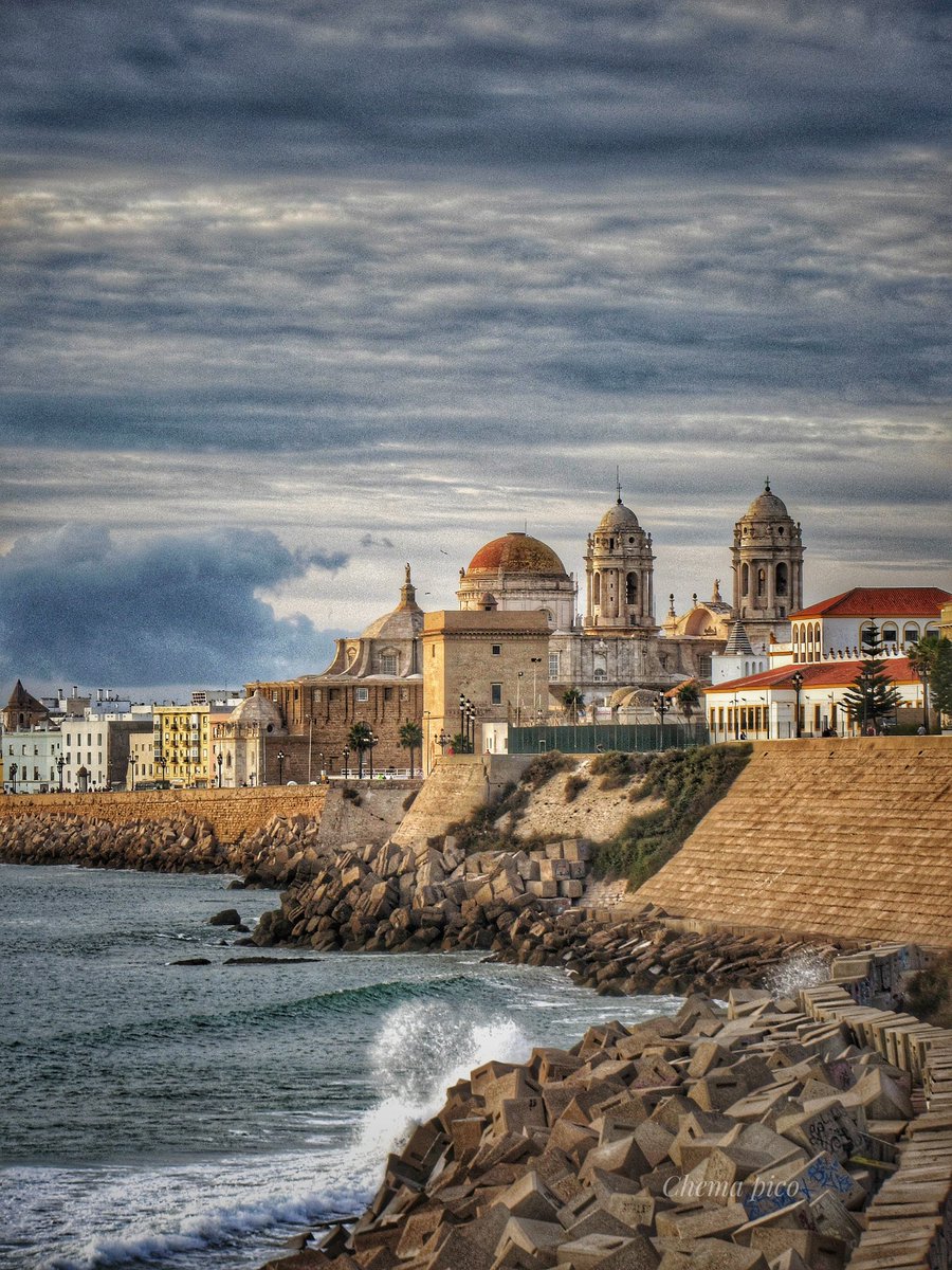 chemapico1's tweet photo. Atardecer en Cádiz. #Cadiz #Andalucia https://t.co/BPWvTDjDkR