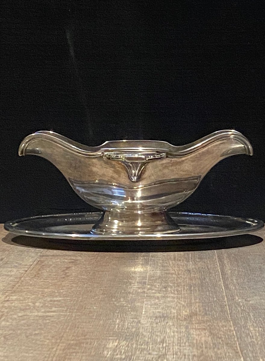 Frenchvintageb's tweet photo. #etsy shop: Ercuis Paris Saucière/Sauce Boat, Vintage Server Finished in Silver Plating with Integrated Wing Handles and Detachable Tray https://t.co/xUj5qAiQQn
#vintagetable #vintagefrench #exclusivetableware #vintageercuis #vintagesilverware #frenchvintagebrands https://t.co/peLHX5BSVX
