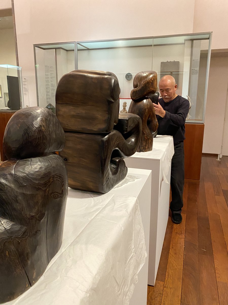 MuseeGuimet's tweet photo. 🔴 | EXPOSITION |
Montage en cours de la 16e Carte Blanche contemporaine, confiée à l’artiste chinois Wang Keping.
Découvrez très bientôt son travail au Musée Guimet.
Avec le soutien de la @GalerieObadia 
 
"Carte Blanche à Wang Keping"
📆 Du 23 novembre au 6 mars 2023 https://t.co/D5ueAIuKOZ