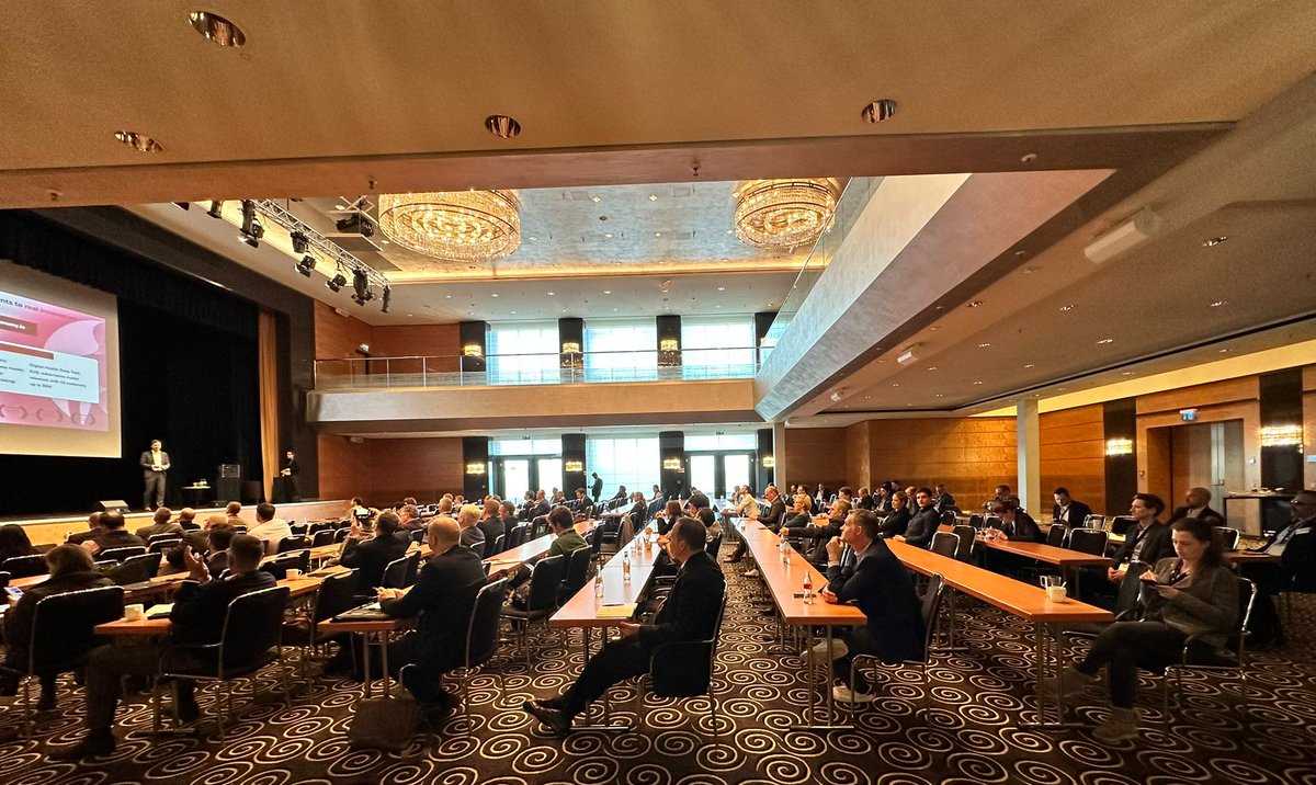 Esya labs shortlisted from 100’s of startups to present at the 42plus1 diagnostic startup finals. Here's our co-founder <a href="/dhivya_venkat/">Dhivya Venkat</a>  presenting Esya at the international finals in Düsseldorf with global participation from 25 countries. Wish us luck! 🍀🤞@KrishnanYamuna