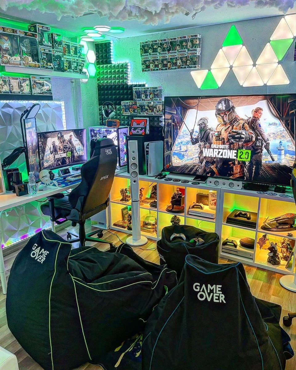 Game_OverUK's tweet photo. Today is finally THE DAY, Warzone 2.0 is going live! Now that only leaves one question, who are you dropping in with? 🥴
Your 1st, 2nd and 3rd @ is your squad - Are you getting the dub? 😝📸@capitangamer88
#Warzone2 #Warzone #CoDMobile #CallofDuty #GameStop #ModernWarfare2 #COD https://t.co/sqPbzrp3Rg