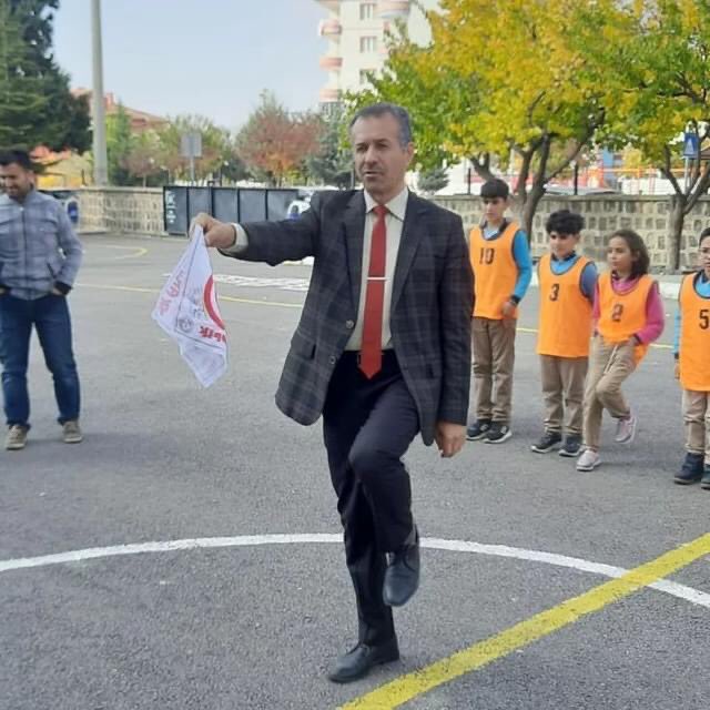 develimem's tweet image. #GelenekselÇocukOyunları büyük önem verdiğimiz projede, yürütücümüz Mutlu Gök başta olmak üzere emeği geçen herkese teşekkür ediyoruz.@tcmeb @DeveliKaymakam @miamtunc @kayserimem @ihltoprak @kayserivaliligi