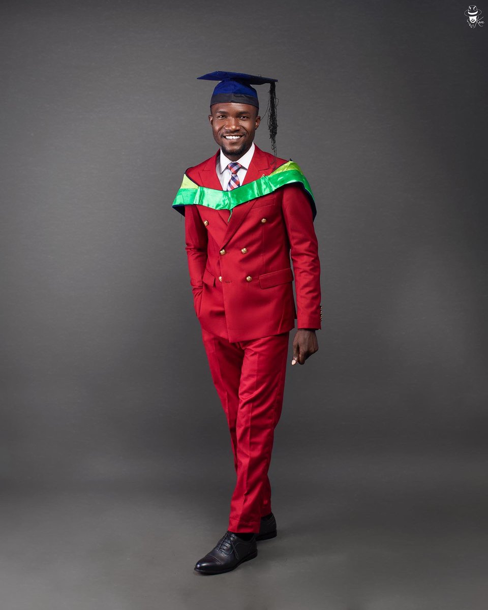 arike_imagery's tweet photo. Reintroducing, Your photographer, BSc. Agricultural Economics (University of Ibadan). GOD DID!
Photographed by: @kore_stills
#graduation #unibadan #uistudent #uigraduate #firstclassinphotography 😂. https://t.co/8BIf2jbxQF
