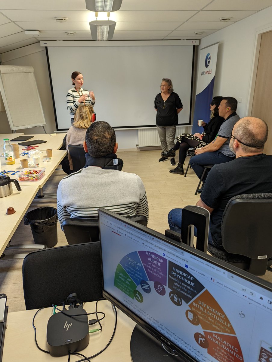 TiphaineFALIZE's tweet photo. Dans le cadre de la #SEEPH2022, les équipes d'Amiens Dury se sont sensibilisées aux handicaps, par une expérience immersive. Félicitations à nos conseillères pour cette belle animation et aux conseillers qui ont tenté l'expérience. 👍 https://t.co/yhF5fgSNf0