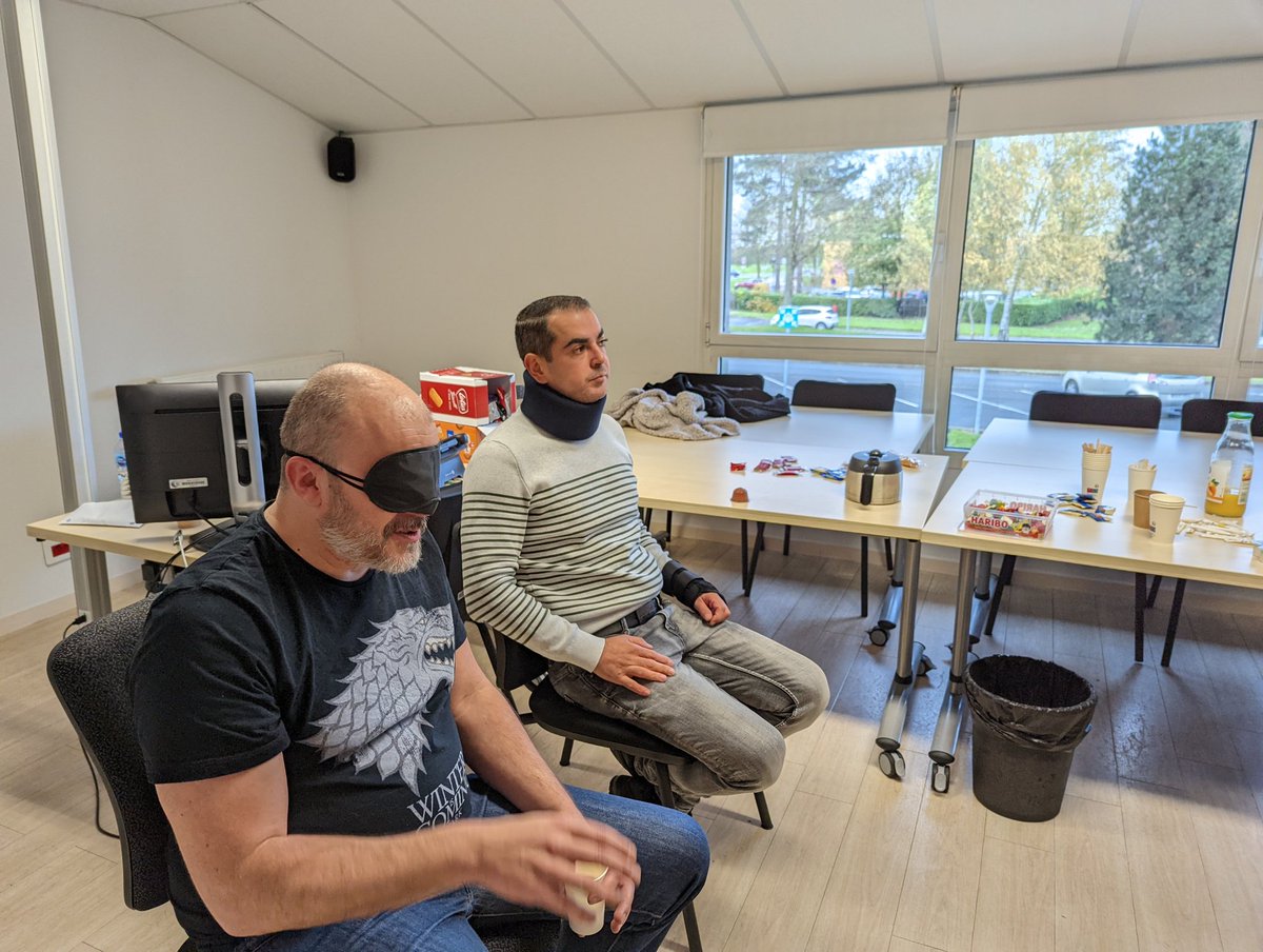 TiphaineFALIZE's tweet photo. Dans le cadre de la #SEEPH2022, les équipes d'Amiens Dury se sont sensibilisées aux handicaps, par une expérience immersive. Félicitations à nos conseillères pour cette belle animation et aux conseillers qui ont tenté l'expérience. 👍 https://t.co/yhF5fgSNf0