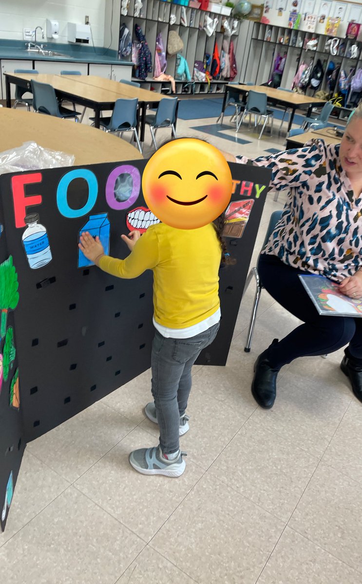 Mme. Stalony talked to us about healthy foods vs. unhealthy foods. Ask us questions about healthy foods! We would love to tell you all about it!
