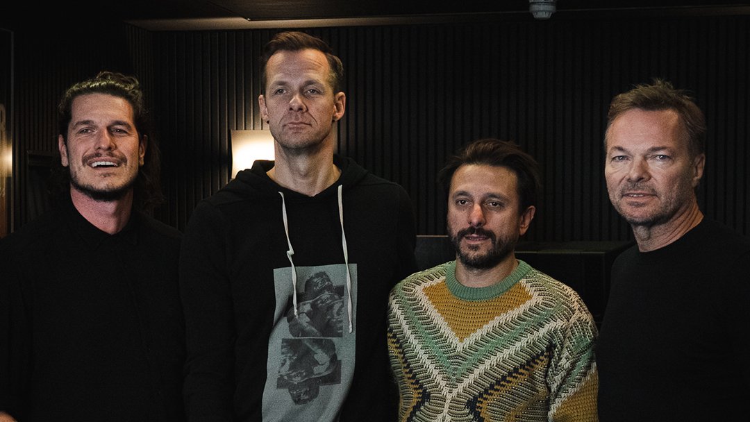 PTongDJAcademy's tweet photo. It was a pleasure to welcome @drumcoderecords label head, @realAdamBeyer to meet @petetong at the @DefectedRecords studios in London yesterday… We have an exciting announcement at the DJ academy coming very soon! 👀
#PeteTongDJAcademy #PeteTong #AdamBeyer #Drumcode #TheReloud https://t.co/P2FA4EHqDP