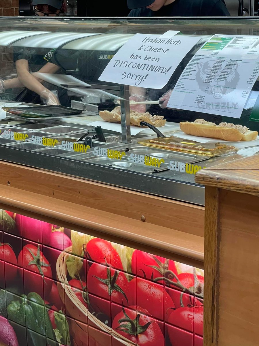 GruesomeGrizzly's tweet photo. @SUBWAY Discontinued the best bread they had🤯 #MakeBreadGreatAgain #BringBackOurBread https://t.co/VU2PVplsYP