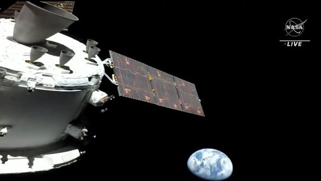 Smile, you’re on camera! Fascinating view of the <a href="/NASA_Orion/">Orion Spacecraft</a> spacecraft, built by @nasa &amp; <a href="/esa/">European Space Agency</a>, on its way to the moon. Even more fascinating is the little blue planet in the corner. Everyone of us humans is on that photo. Really, everyone. #WeAreGoing #ForwardToTheMoon