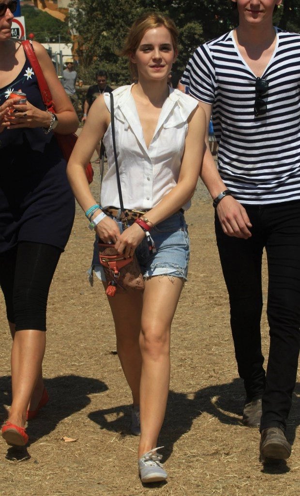 emmwtsnsgallery's tweet photo. GALLERY UPDATE: 41 HQ images from Glastonbury Festival day 3 (June 26th, 2010)
Link: https://t.co/rpgW0saKVt
#EmmaWatson #ewatson #HermioneGranger #HarryPotter https://t.co/VMs3xh36eO