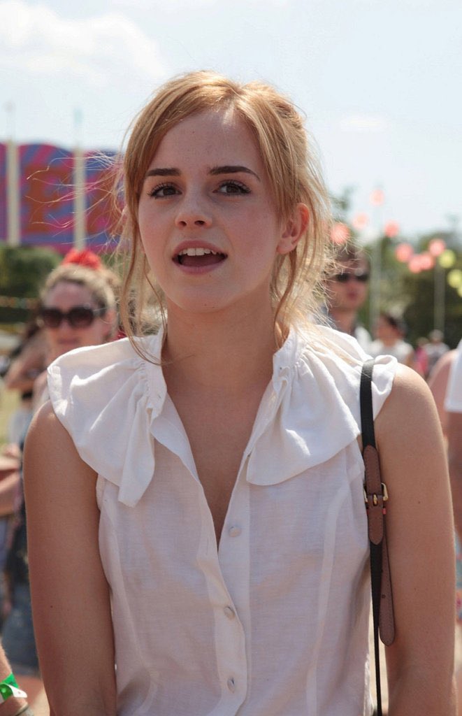 emmwtsnsgallery's tweet photo. GALLERY UPDATE: 41 HQ images from Glastonbury Festival day 3 (June 26th, 2010)
Link: https://t.co/rpgW0saKVt
#EmmaWatson #ewatson #HermioneGranger #HarryPotter https://t.co/VMs3xh36eO