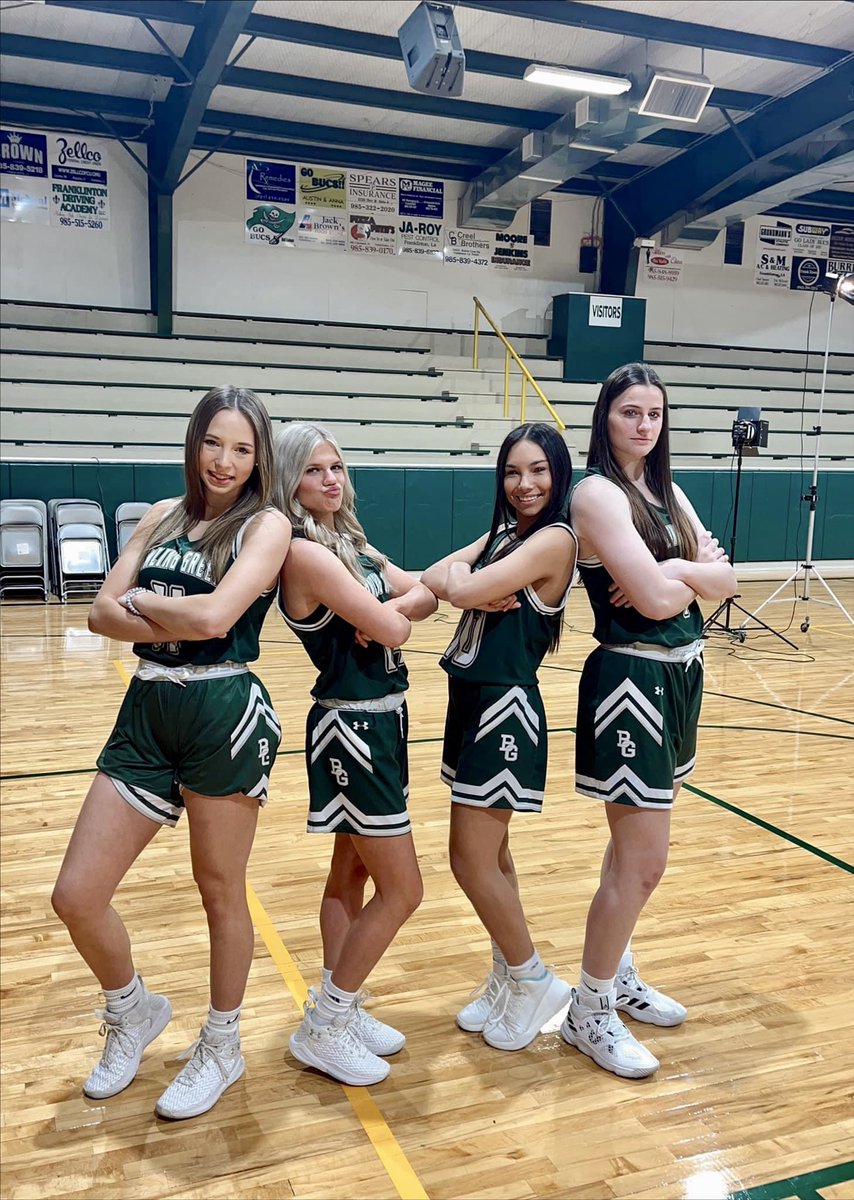 Chloe Bertrand 🏀 tweet media