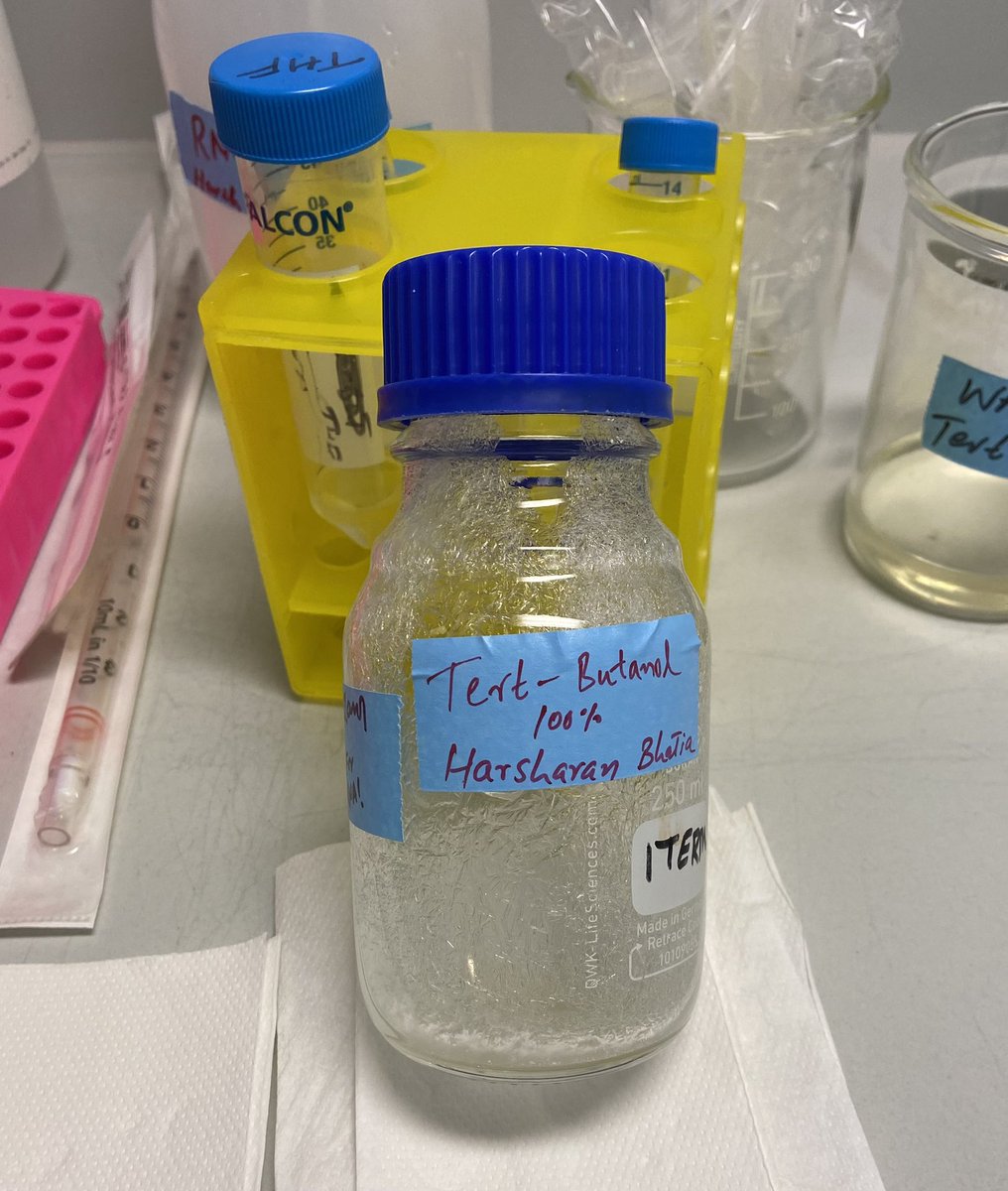 HarsharanBhatia's tweet photo. This happens when you play around with solvents with freezing point 25.5 °C ( 78 °F)! Right #uDISCO authors 😀@ChenchenPan1 @MarikaRuiyao https://t.co/gDMouppXzo https://t.co/mCkavnYijM