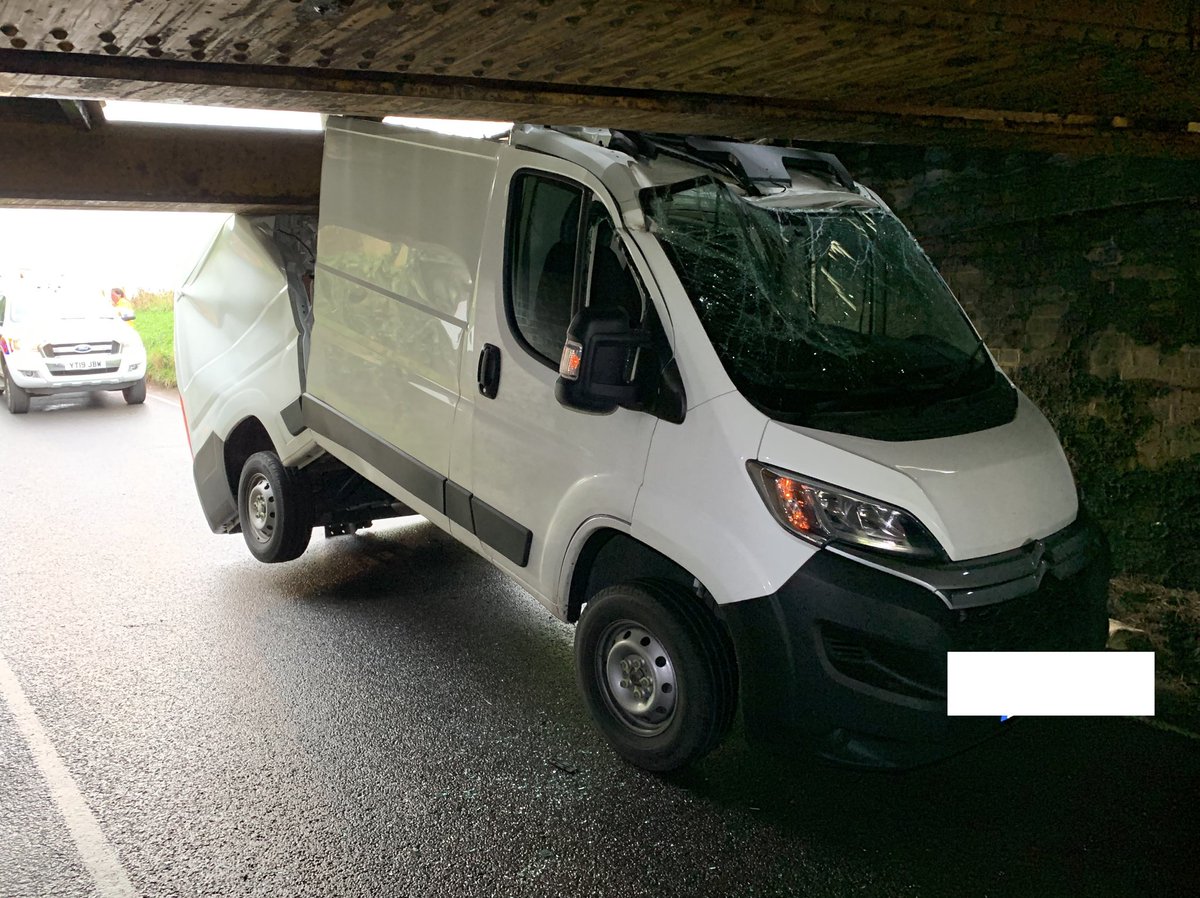 bigbarney130's tweet photo. A lot of chat on here today about a bridge local to me being the most bashed in the UK. If you are in anything bigger than a car, use the adjacent level crossing. #bridgebash #bridge #knowyourheight https://t.co/4UyGDxtzkc