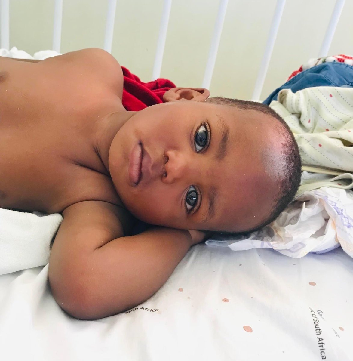 AdvoBarryRoux's tweet image. Tembisa Hospital is asking your assistance in finding the family of the unknown child who was picked up at Kempton Park. Anyone who knows how we can get hold of his loved ones can get in touch with the Communications office on 0825745857.

Retweet For Awareness