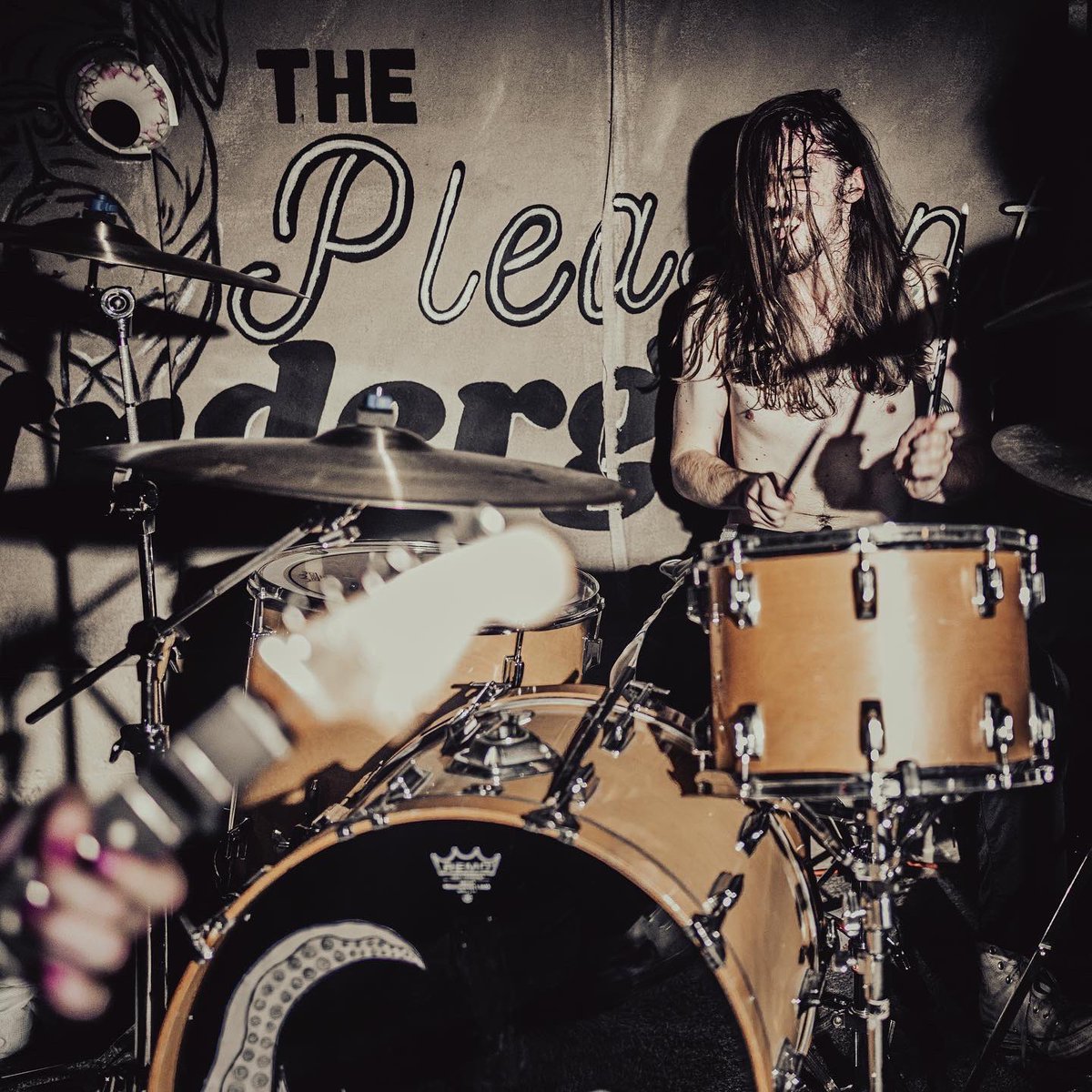 antighostmusic's tweet photo. Chicago! Our run with @TheDoozersBand kicks off tonight at @subtchicago we are playing a stacked lineup alongside @anniestakeout and #divisionpoint via @kickstandshows we’ll see you tonight! 📸 by @DaddyDadLegs https://t.co/ML9FKebHga