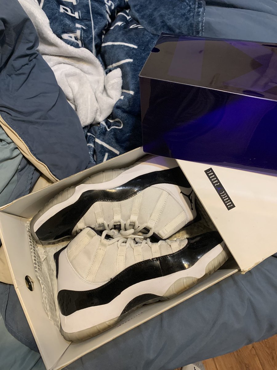 ngninja55's tweet photo. @atmos_usa 2011 concord 11’s started it for me. Waited at my local mall all night, ended up fighting someone who tried to cut the line. Got kicked out of line but my homie got me my pair 😭 #atmoscollectorsclub size 9.5 @atmos_usa https://t.co/yzgMzjL7FD