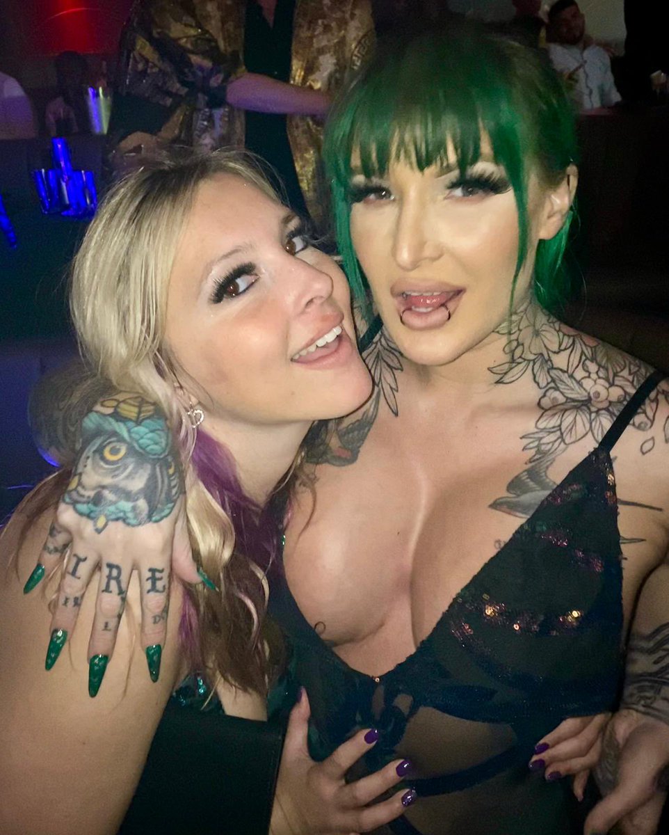 Good afternoon twitter😈😘 I’m just about feeling human again🤦‍♀️😂 had a lovely time at the <a href="/UKGlamourAwards/">UK Glamour Awards 🇬🇧</a>  with my <a href="/MarcKayeXxx/">Marc Kaye 🔞</a> 😍 and got to meet the beautiful <a href="/missyklondon/">Missy K London 🔞</a> 😍💖 and catch up with the gorgeous <a href="/AlexxaVice/">AlexxaVice*MattressActress*Few Fucks Given*</a> 😍💚 🔥