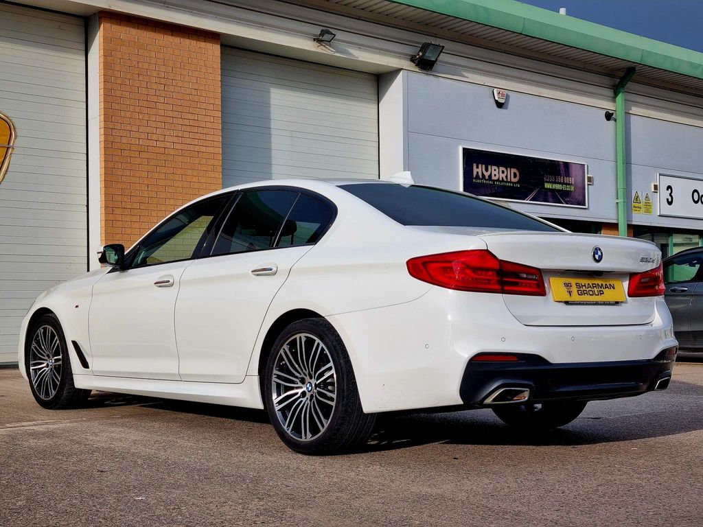 SharmanGroup's tweet photo. BMW 5 Series 2.0 520d M Sport Auto Euro 6 (s/s) 4dr
----------------------------------------------------------------------
HUD+M SPORT PLUS+REAR CAM+HK++
----------------------------------------------------------------------
https://t.co/im9AiXnKPG https://t.co/0bXOZJp6Tm