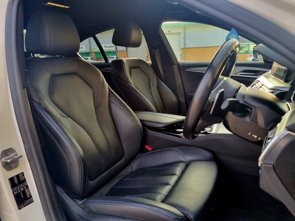 SharmanGroup's tweet photo. BMW 5 Series 2.0 520d M Sport Auto Euro 6 (s/s) 4dr
----------------------------------------------------------------------
HUD+M SPORT PLUS+REAR CAM+HK++
----------------------------------------------------------------------
https://t.co/im9AiXnKPG https://t.co/0bXOZJp6Tm