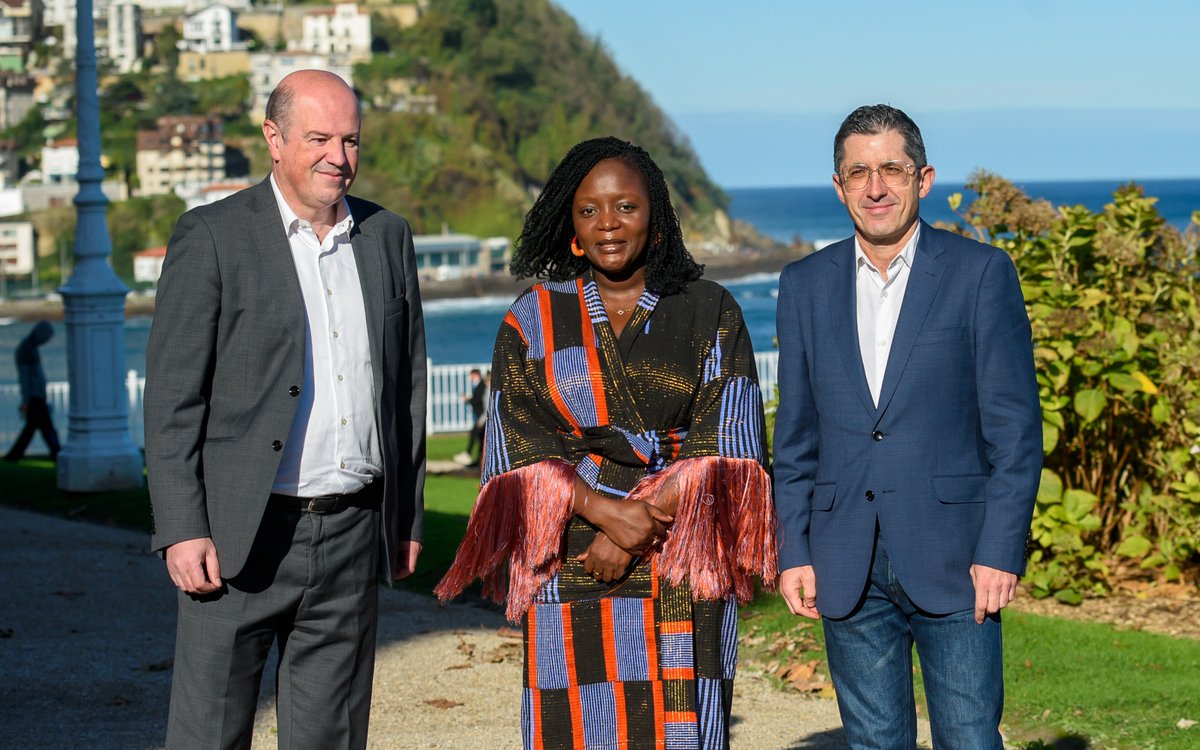 BittorOroz's tweet photo. 💠 Plazerra izan da aurtengo #BCWP2022 den Fatmata Binta sukaldariarekin garatzen duen proiektu eraldatzailea ezagutzea. #FulaniKitchenFoundation-en bidez Afrikako tribu nomada handienaren sukaldaritza-kulturak duen potentziala ezagutarazten eta garatzen du. Zorionak @Fulanichef! https://t.co/S660V1QSz3