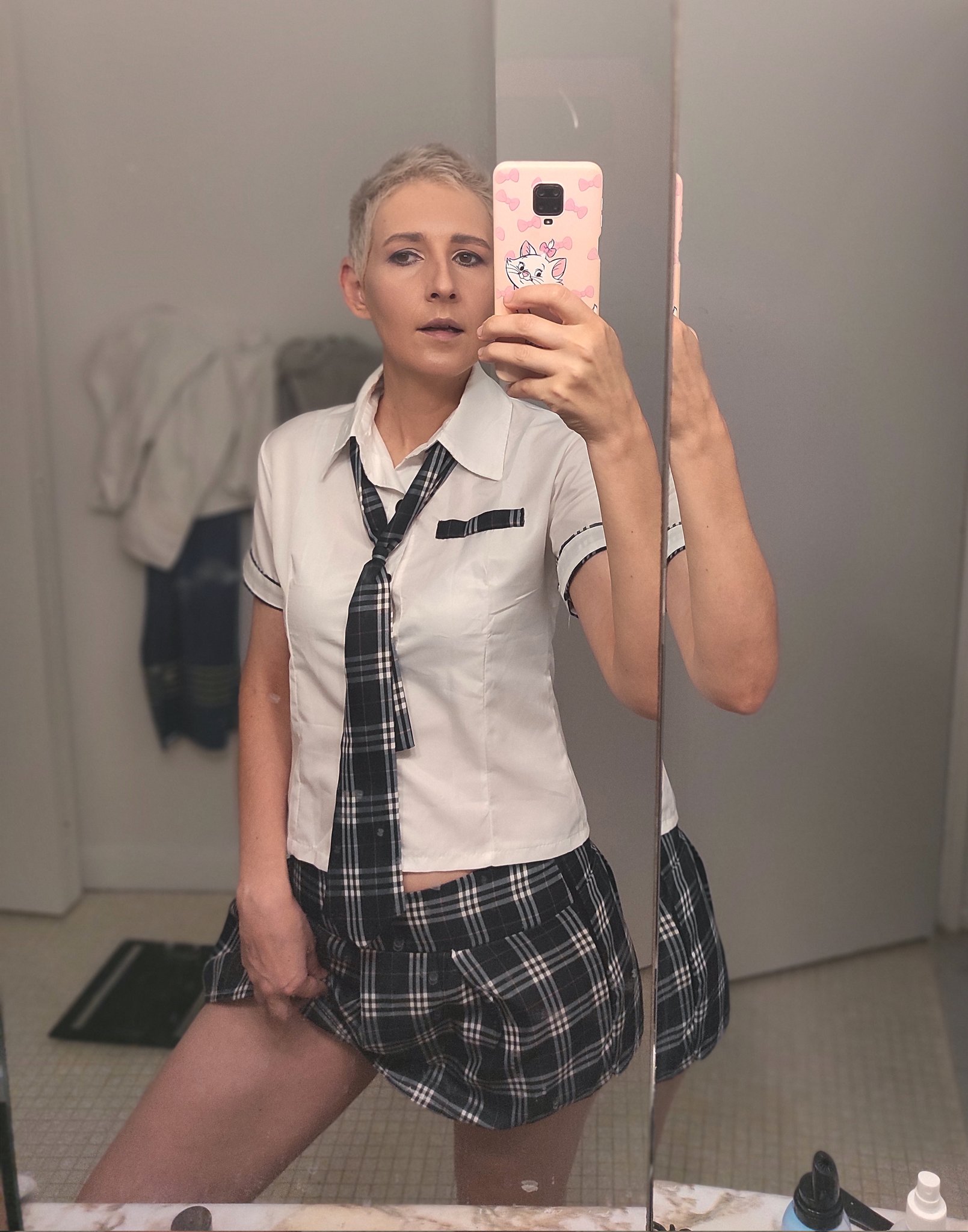 TW Pornstars - Emily Candys 🌺. Twitter. Ready for shooting... and something else😘 #shorthair #