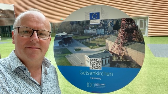 Heute steht für unseren CDO <a href="/manfredvsondern/">Manfred vom Sondern</a> die ICC Conference auf dem #SCEWC22 auf dem Programm. Als eine von drei deutschen Städten ist #Gelsenkirchen bei der #IntelligentCitiesChallenge Initiative der EU Kommission dabei.  🇪🇺  #VernetzteStadt #ConnectedCity