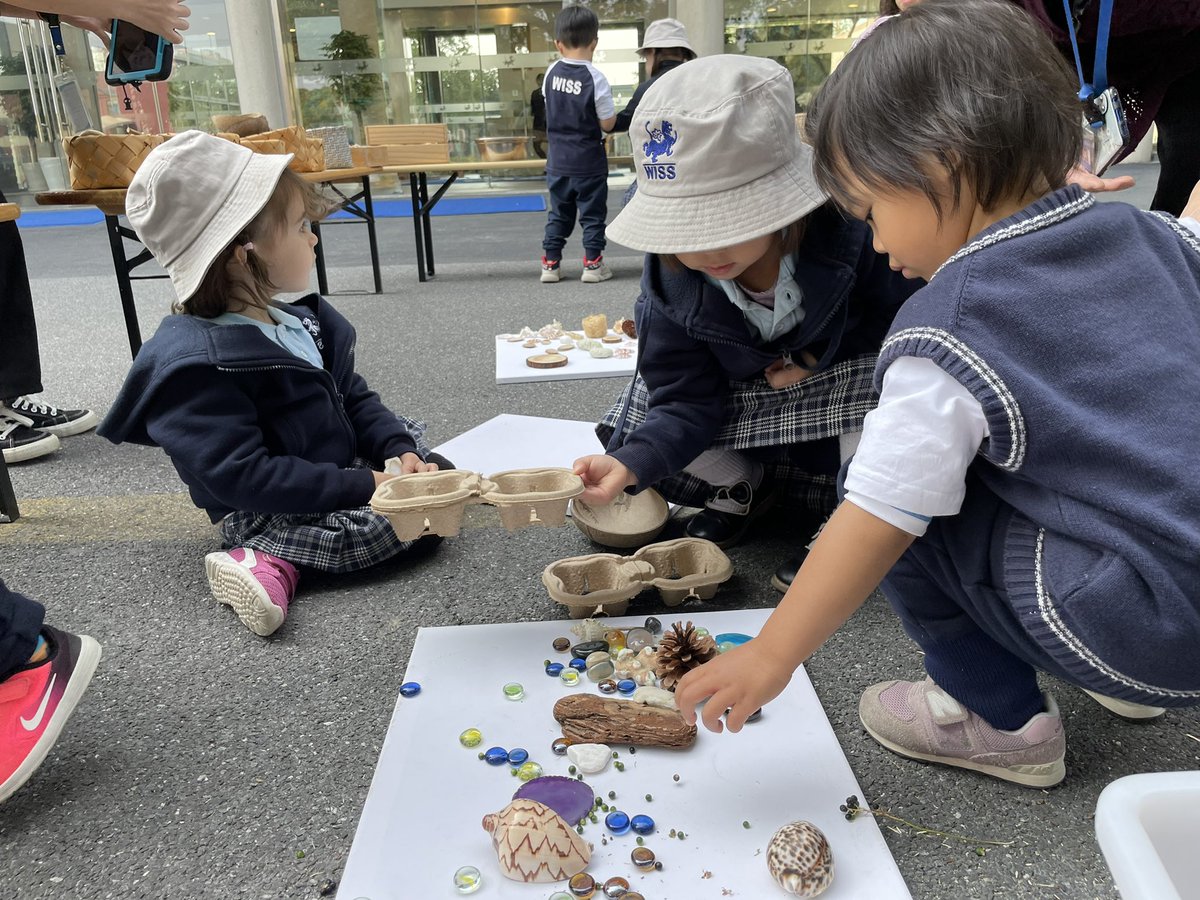 MorrisFiona's tweet photo. @OutdoorClassDay @WISSshanghai developing creativity, cooperation, movement, imagination, communication and so much more as we connect with nature across the community. https://t.co/BcfWygmuzj
