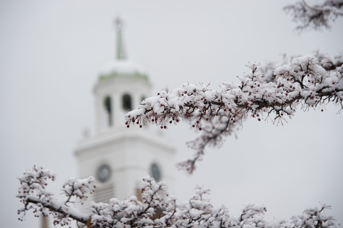 buffalostate's tweet photo. The weather in WNY can vary greatly by a few miles &amp; there are times when conditions on campus are favorable for classes to be held as scheduled but some may experience difficulty traveling to campus. Review the attendance guidelines and sign up for alerts https://t.co/Y1xdmcidC8 https://t.co/O1S80FsZHd