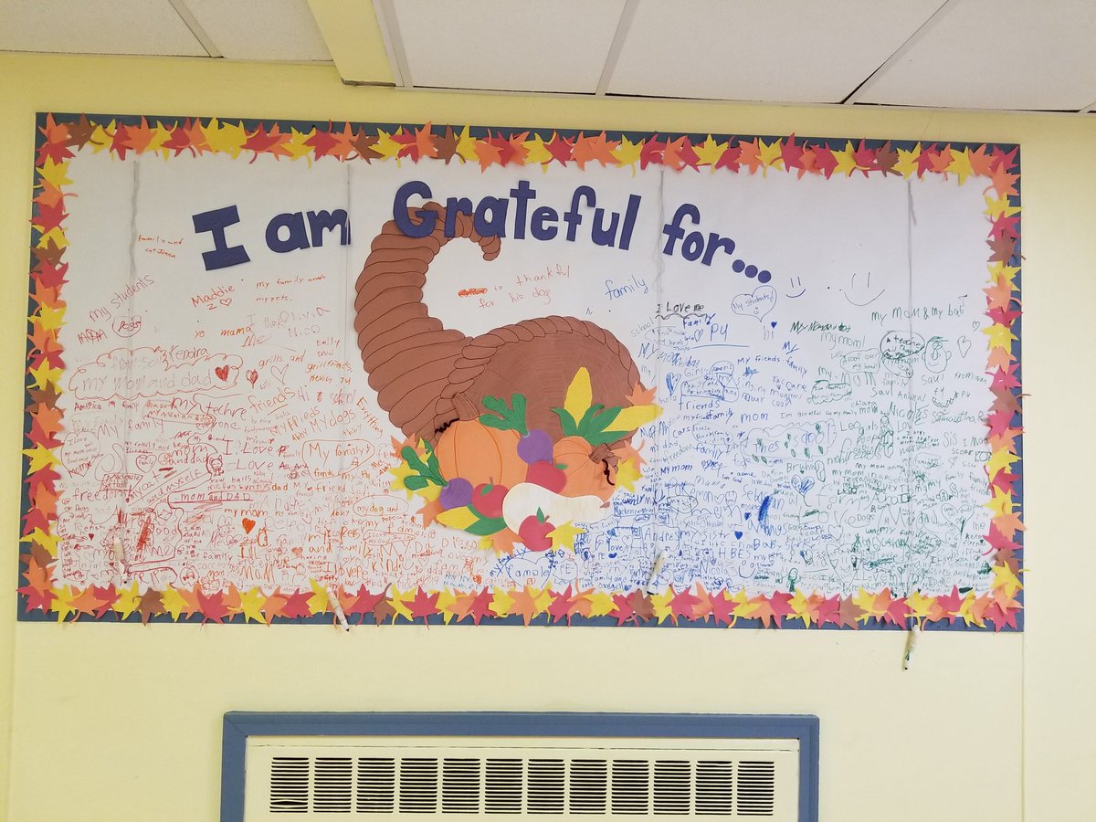 Koberm06's tweet photo. We all truly have so much to be grateful for @HamptonBaysES #engagehb #wearehb #HBStrong https://t.co/ZNxf9SaPok